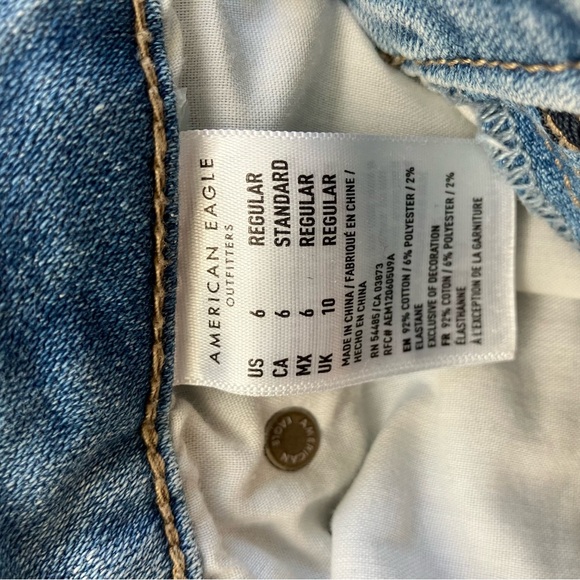 American Eagle Women’s Size 6 distressed slim straight crop jeans - Picture 2 of 6